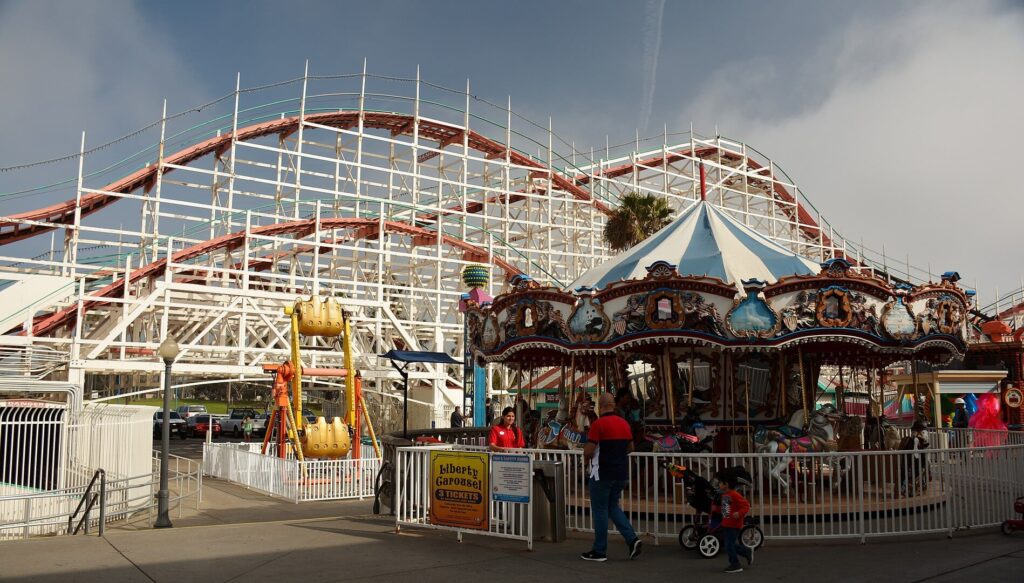 Giant Dipper at Belmont Park / Roman Eugeniusz / Wikimedia Commons
Link: https://commons.wikimedia.org/wiki/File:Mission_Beach,_San_Diego,_CA_92109,_USA_-_panoramio_(8).jpg#/media/File:Mission_Beach,_San_Diego,_CA_92109,_USA_-_panoramio_(8).jpg