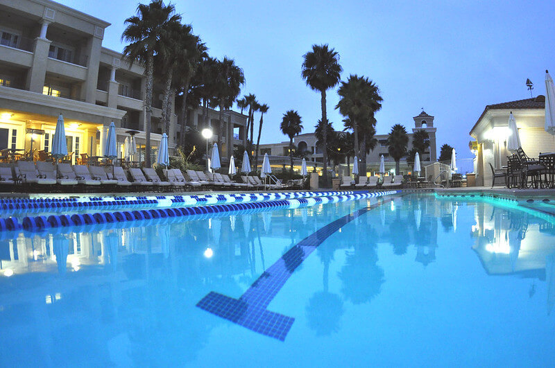 Poolside beautiful view of Balboa Bay Resort / Flickr / Phoebe Acevedo
Link:
https://www.flickr.com/photos/124901452@N06/14557695082/