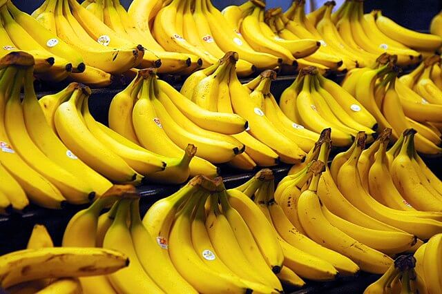 Bananas / Wikimedia Commons / Steve Hopson
Link: https://commons.wikimedia.org/wiki/File:Bananas.jpg