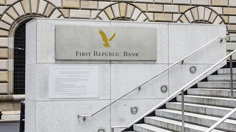 First Republic Bank / Flickr / Alpha Photo
Link: https://flickr.com/photos/196993421@N03/52742357126/ 