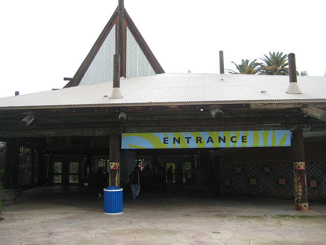 Entrance to Fresno Chaffee Zoo / Wikimedia Commons / Jim Moore
Link: https://commons.wikimedia.org/wiki/File:Entrance_to_the_Fresno_Chaffee_Zoo.jpg