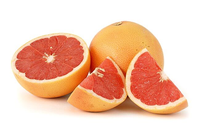 Grapefruits / Wikimedia Commons / Citrus_paradisi_
Link: https://commons.wikimedia.org/wiki/File:Citrus_paradisi_(Grapefruit,_pink)_white_bg.jpg