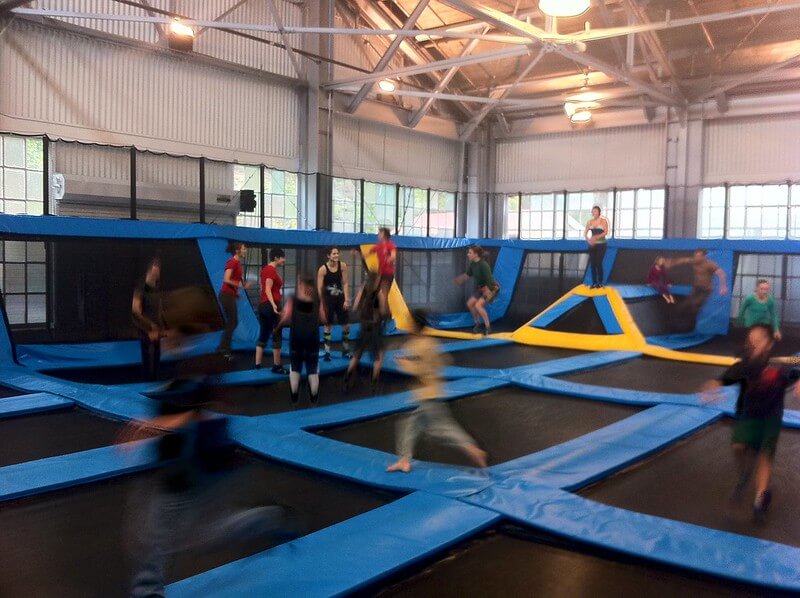 Fly like an eagle at House of air Trampoline Park & Cafe / Flickr / Niall Kennedy
Link:
https://www.flickr.com/photos/niallkennedy/5274489239/