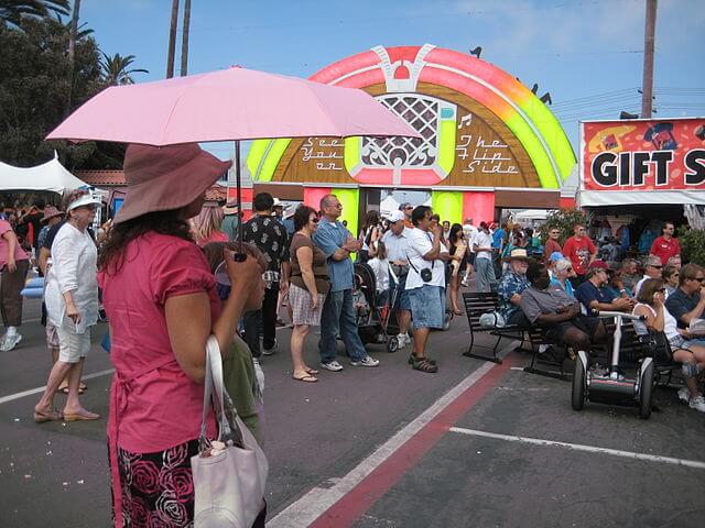 A scene from San Diego County Fair 2009 / Wikimedia Commons / Pattymooney
Link: https://commons.wikimedia.org/wiki/File:San_Diego_County_Fair_Del_Mar.jpg
