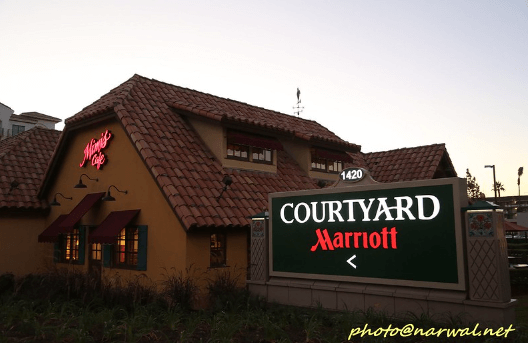 Signage at the Courtyard by Marriott Anaheim Theme Park Entrance / Flickr / Narwal
Link: https://flic.kr/p/RWbwmh