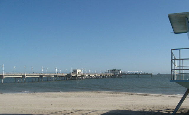 Wonderful view of the Belmont Pier / Wikipedia
https://en.wikipedia.org/wiki/Belmont_Veterans_Memorial_Pier#/media/File:Belmont_Veterans_Memorial_Pier-1.JPG