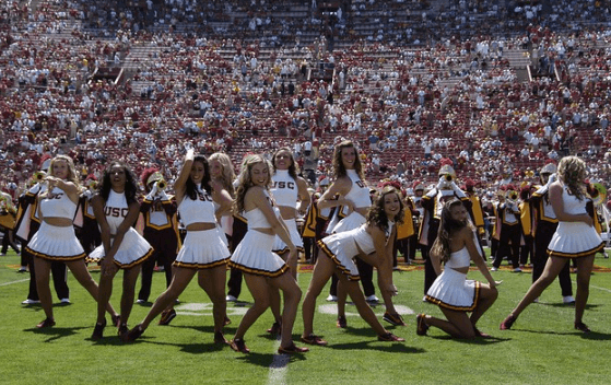 Cheerleading competition at San Jose State University / Flickr / Benjamin Chua
Link: https://flic.kr/p/6WBW2o
