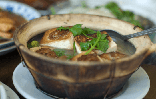 Hakka Restaurant's stuffed tofu with supreme broth / Flickr / Jennifer Maiser
Link: https://flic.kr/p/7Ejc2q