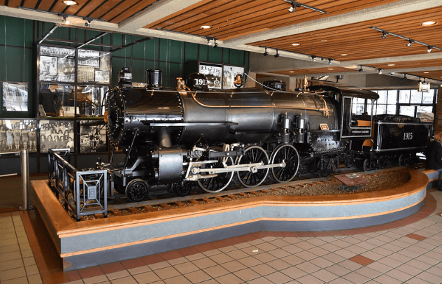 Inside the California State Railroad Museum / Flickr / Dustin Holmes
Link: https://flic.kr/p/SUGmQS