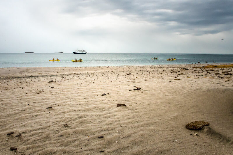 Kayakers paddling on the Islands of Loreto Bay / Flickr
https://flic.kr/p/24jCdq4