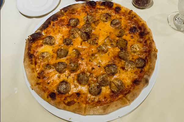 Italian Sausage Pizza at Johnny Costa's / Flickr
https://flic.kr/p/23J2mFq