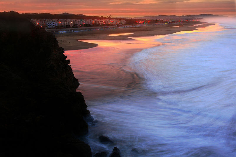 Sunrise at Ocean Beach / Wikimedia Commons / Brocken Inaglory
Source Link: https://commons.wikimedia.org/wiki/File:Ocean_Beach_in_San_Francisco_at_sunrise.jpg