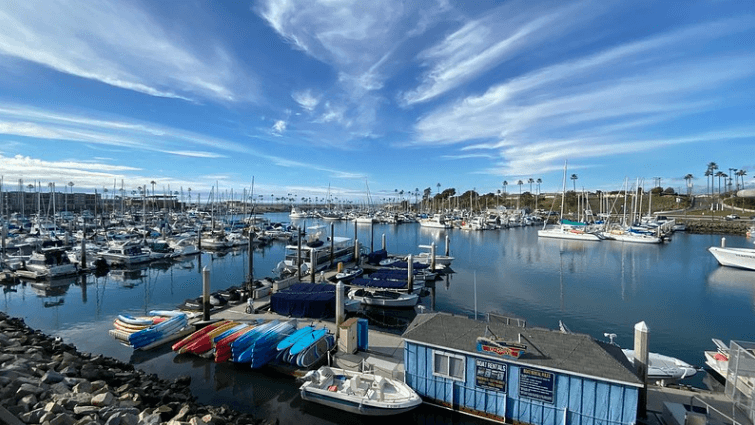 Wide angle view of Oceanside Boat Rentals / Flickr
https://flic.kr/p/2obiNnk