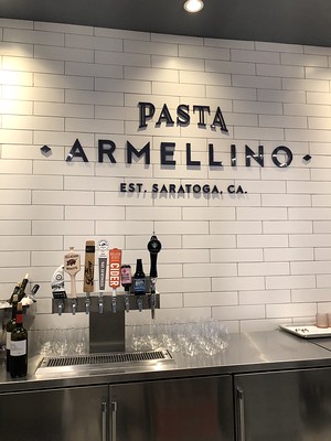 Drink dispenser at Pasta Armellino / Flickr
https://flic.kr/p/24coKsh