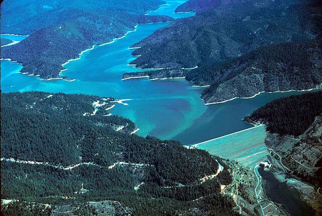 Aerial view of Trinity Lake / Wikipedia
https://en.wikipedia.org/wiki/Trinity_Lake#/media/File:Trinity_lake_California.jpg
