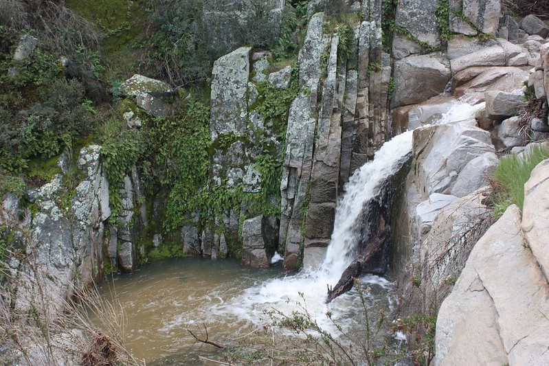 Beautiful View Of Chiquito Falls / Flickr / Laura Camp
Link: https://www.flickr.com/photos/lauracamp/9091555192/in/photolist-eRoABA-eRcdwe-eRcdo4
