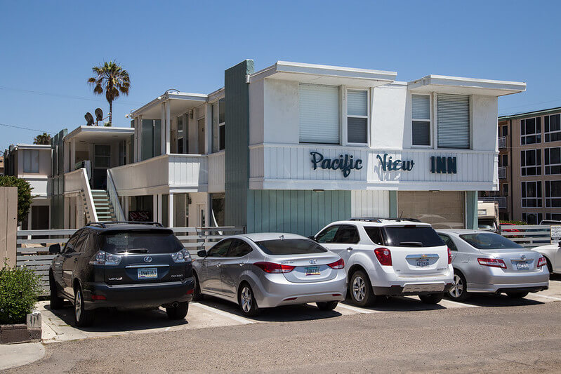 Outside View of Pacific View Inn / Flickr / El Toro https://flic.kr/p/eNTUty
