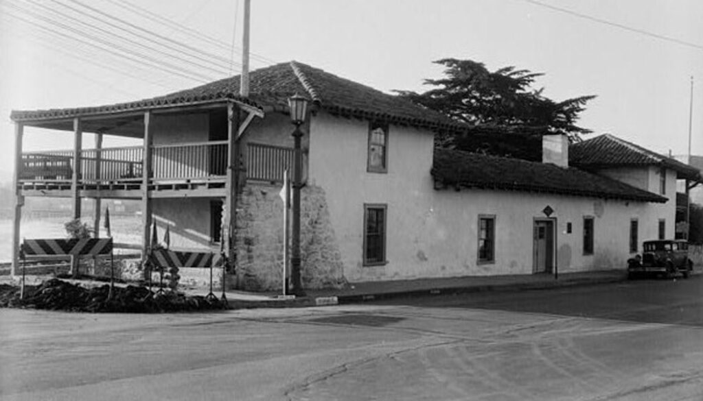 A building at Monterey State Historic Park / Wikipedia / Robert W Kerrigan https://en.wikipedia.org/wiki/Monterey_State_Historic_Park#/media/File:Custom_House,_Custom_House_Plaza,_Monterey_(Monterey_County,_California).jpg

